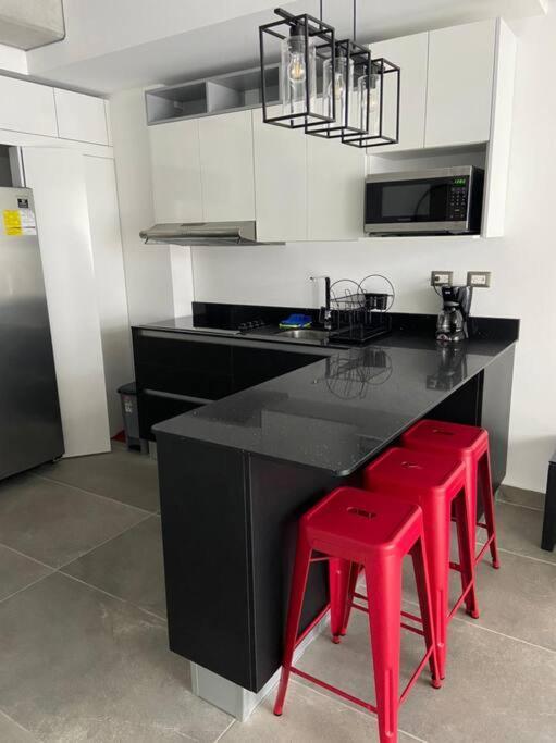 Moderno Apto Shift Zona 16, Cerca De Embajada Eeuu Y Explanada Cayala 危地马拉 外观 照片